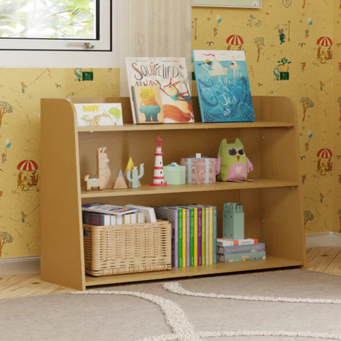 Librero infantil bajo con libros visibles y accesibles